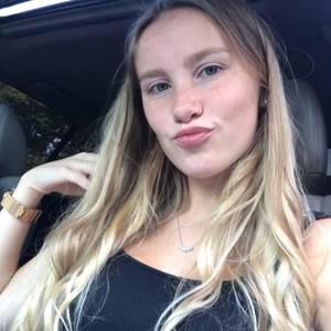 Meet your Posher, Laury-ann